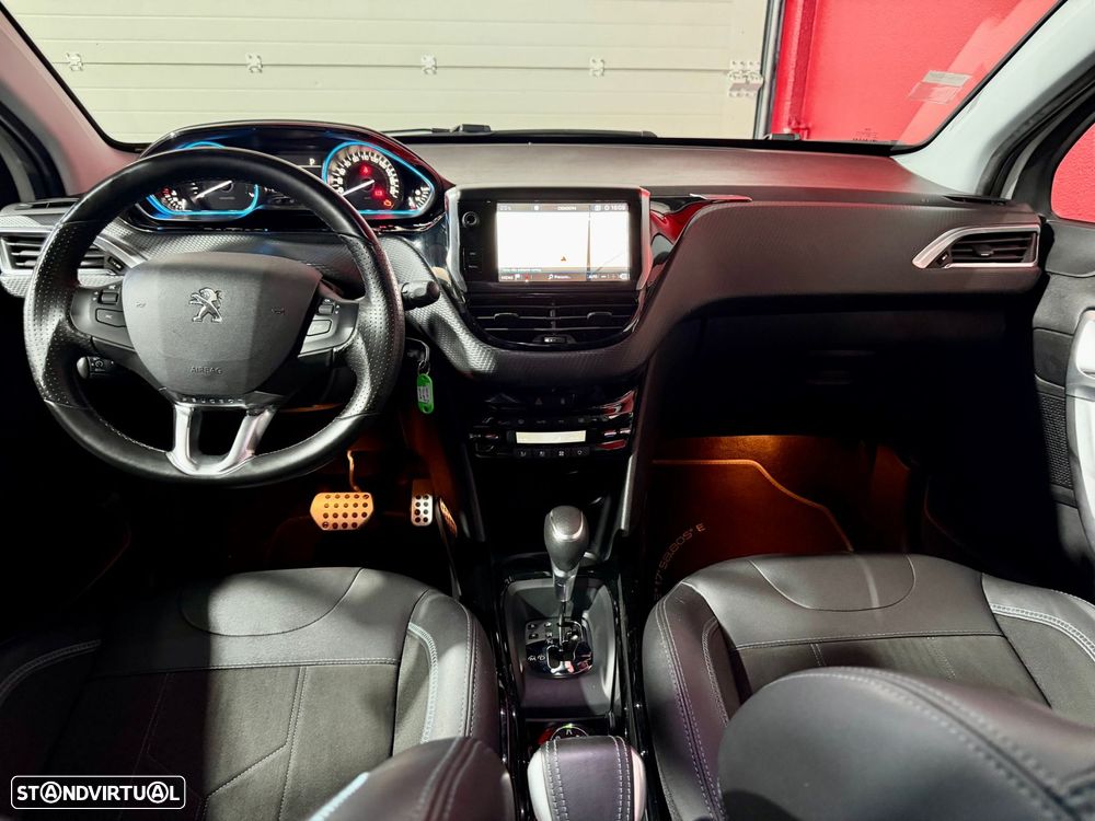 Peugeot 2008 1.2 PureTech Crossway EAT6 - 33