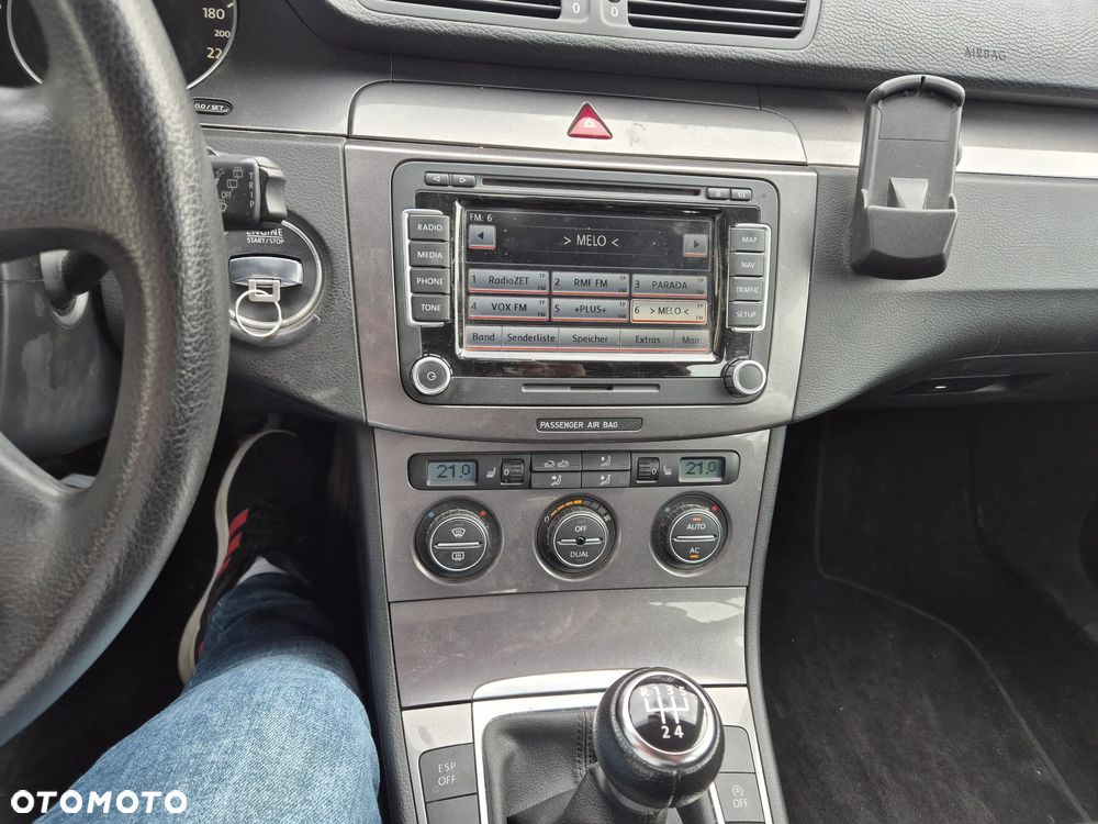 Volkswagen Passat 2.0 TDI DPF Trendline - 8