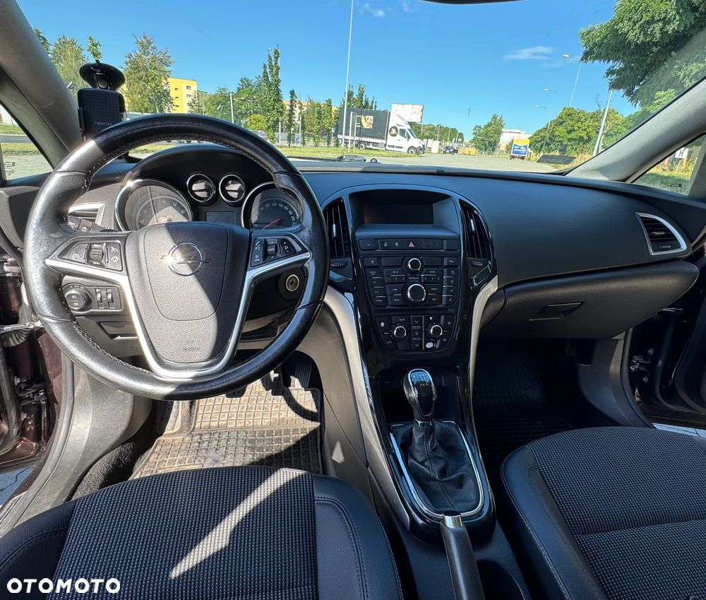 Opel Astra 1.4 T Cosmo EU6 - 11