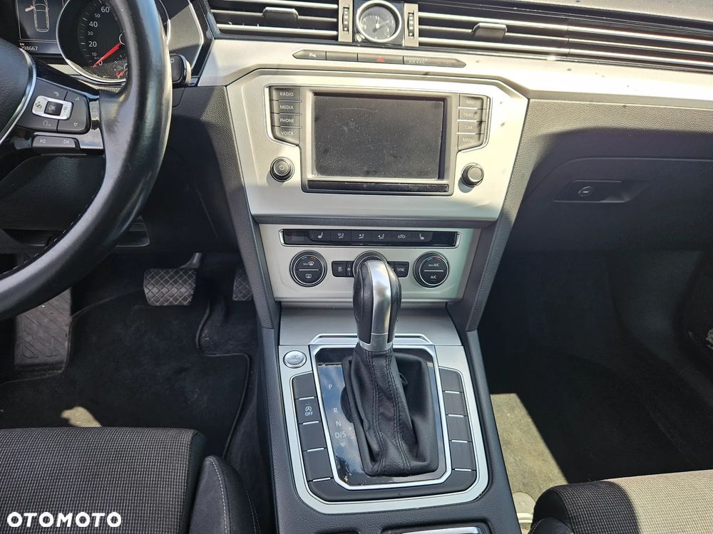 Volkswagen Passat 1.6 TDI (BlueMotion Technology) DSG Comfortline - 17