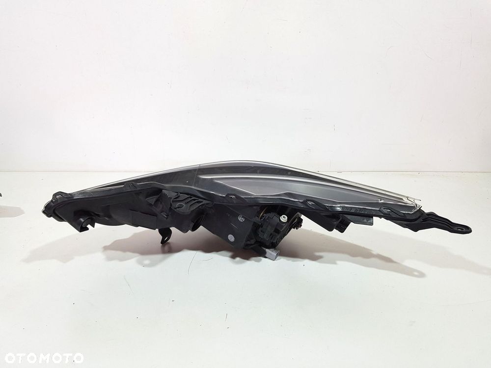 TOYOTA AYGO II 2 LIFT LAMPA PRZÓD PRZEDNIA PRAWA EUROPA ORYGINAŁ - 4