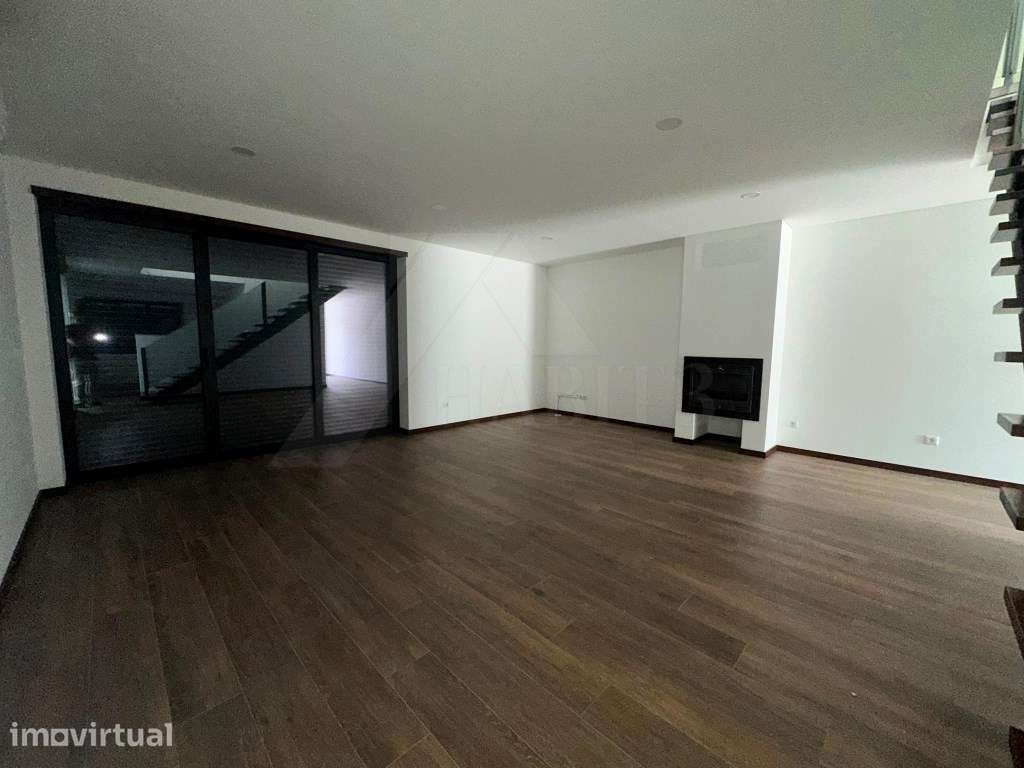 Moradia T3 de Arquitetura Moderna - Correlhã, Ponte de Lima - Grande imagem: 5/18