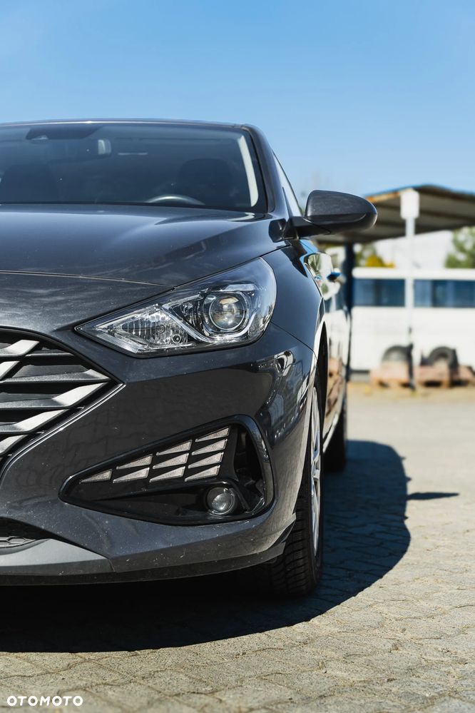 Hyundai i30 1.5 DPI Classic + - 11