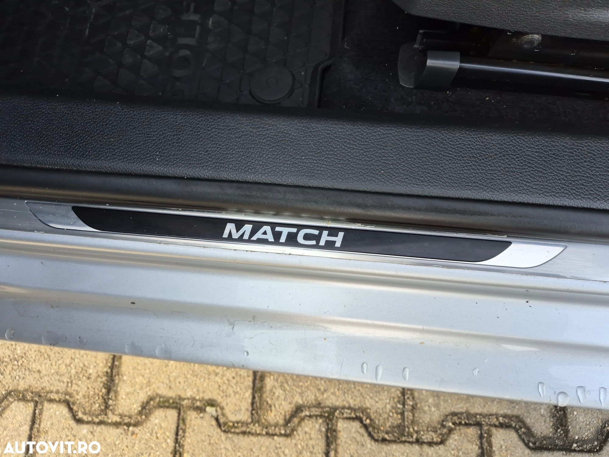 Volkswagen Golf 1.6 TDI DPF MATCH - 11
