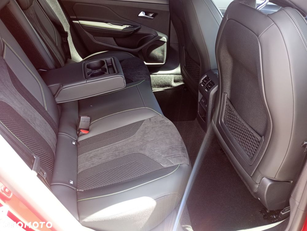 Peugeot 408 1.2 PureTech mHEV GT Exclusive S&S e-DCS6 - 18