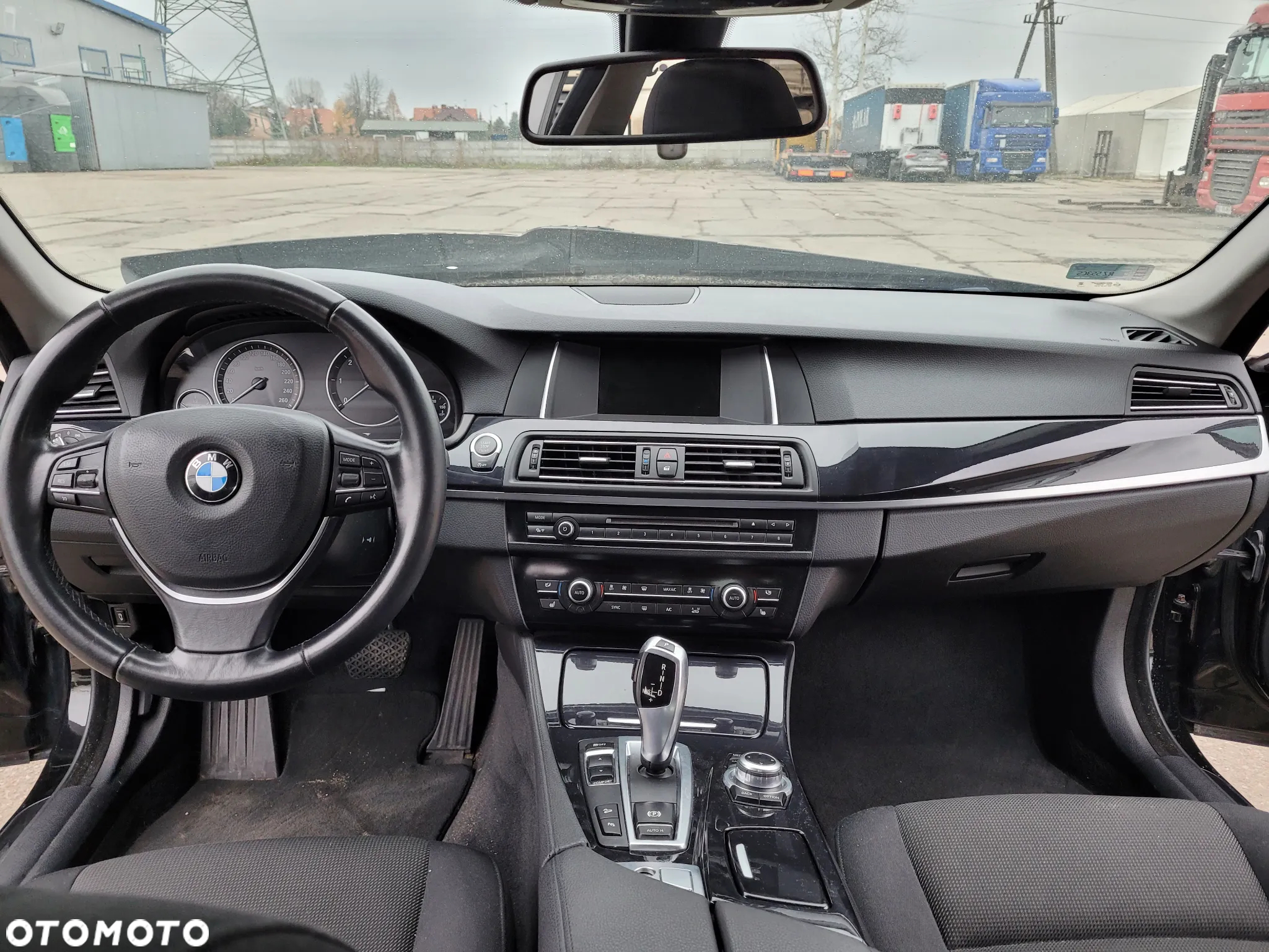 BMW Seria 5 525d xDrive Luxury Line - 10