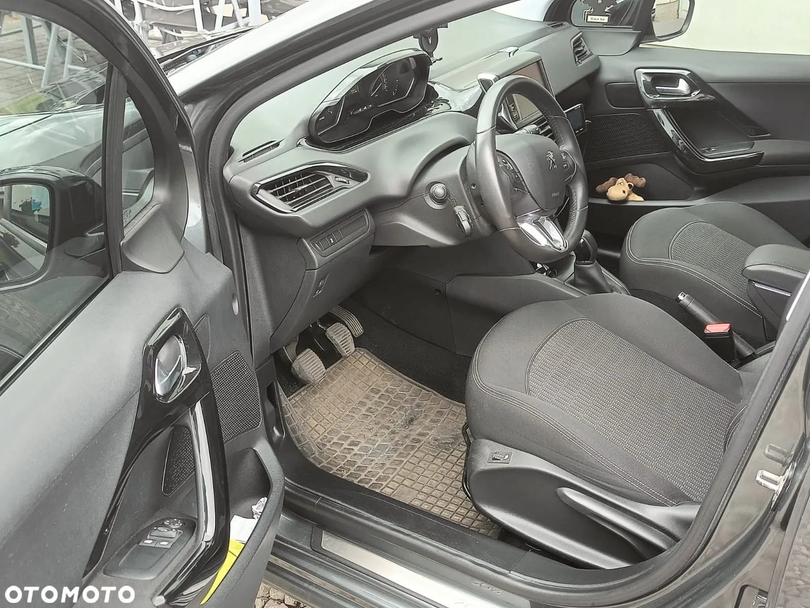 Peugeot 208 1.2 PureTech Allure - 11