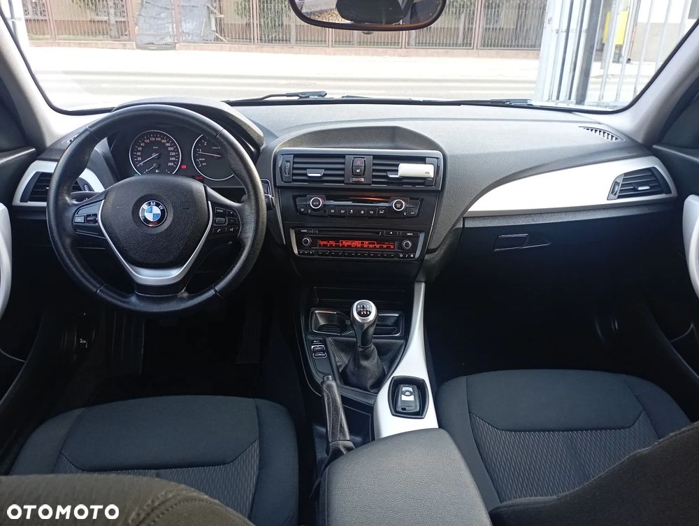 BMW Seria 1 116i - 8