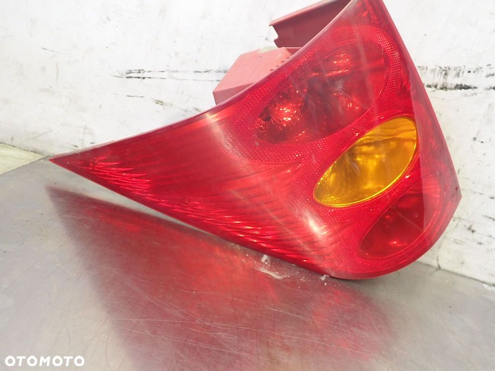LAMPA LEWA TYLNA PEUGEOT 1007 1.6 89031532 - 3