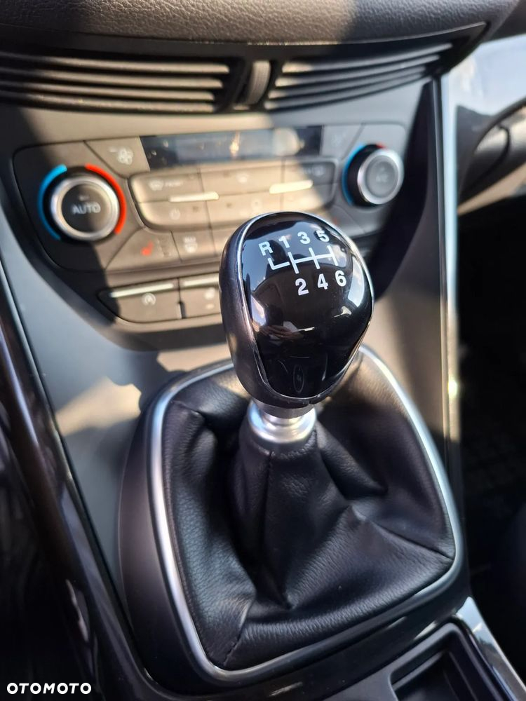 Ford Kuga 1.5 EcoBoost 2x4 Titanium - 27