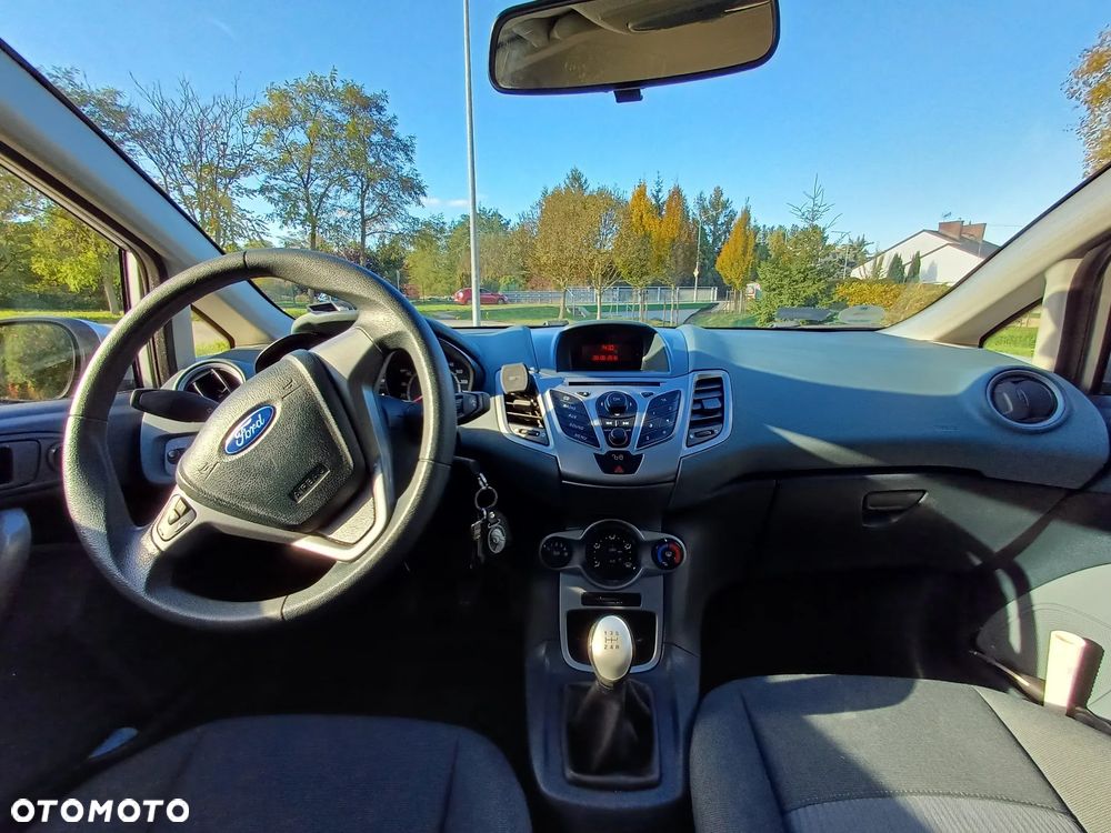 Ford Fiesta 1.25 Ambiente EU5 - 8