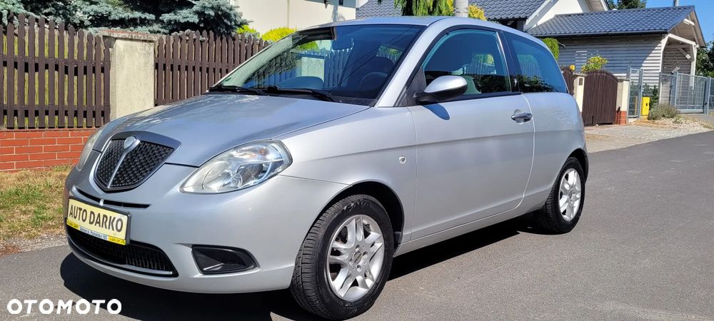 Lancia Ypsilon 1.2 8v - 21
