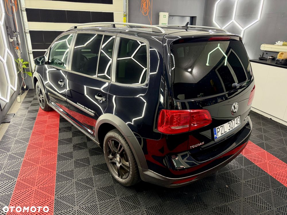 Volkswagen Touran 2.0 TDI DPF Cross - 16