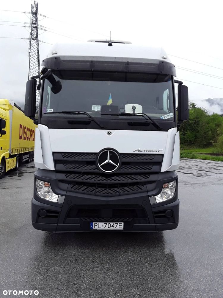 Mercedes-Benz Actros - 3
