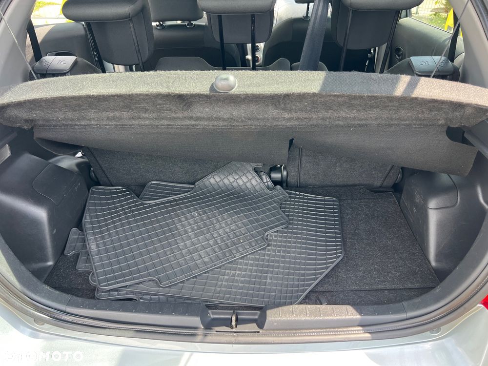 Toyota Yaris 1.0 Terra A/C - 23