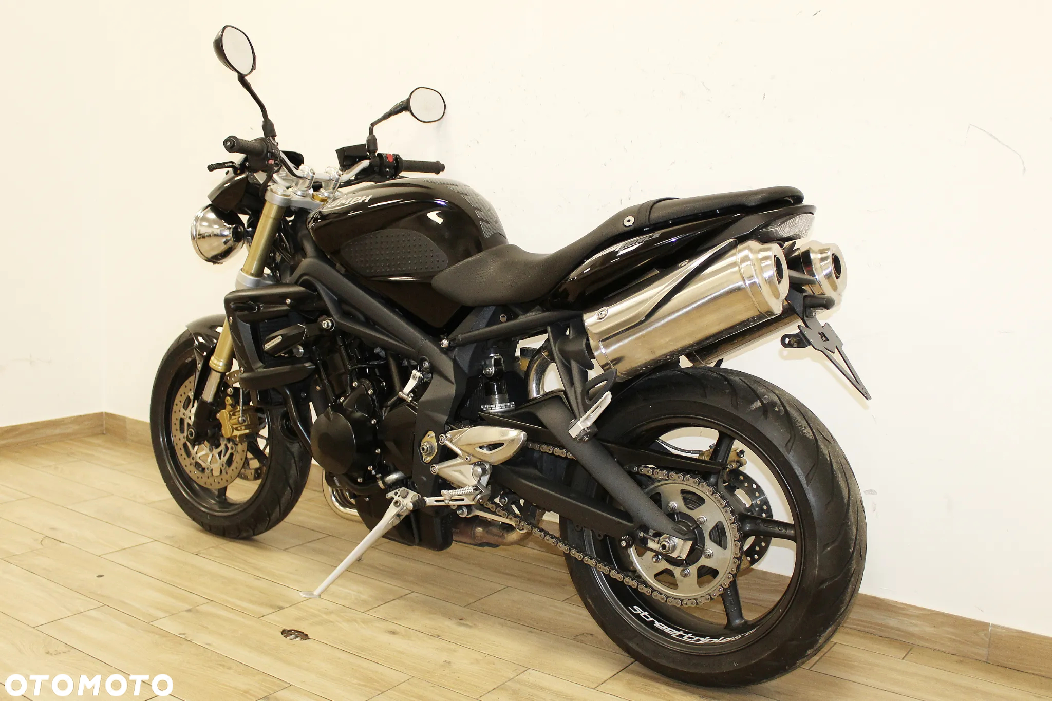 Triumph Street Triple - 16