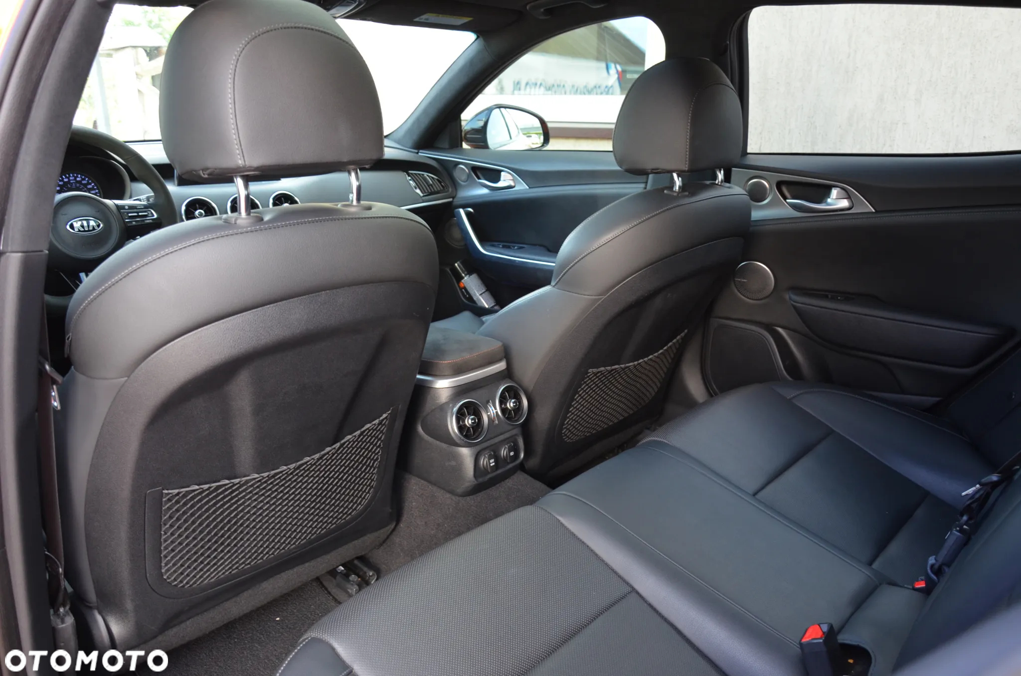 Kia Stinger - 14