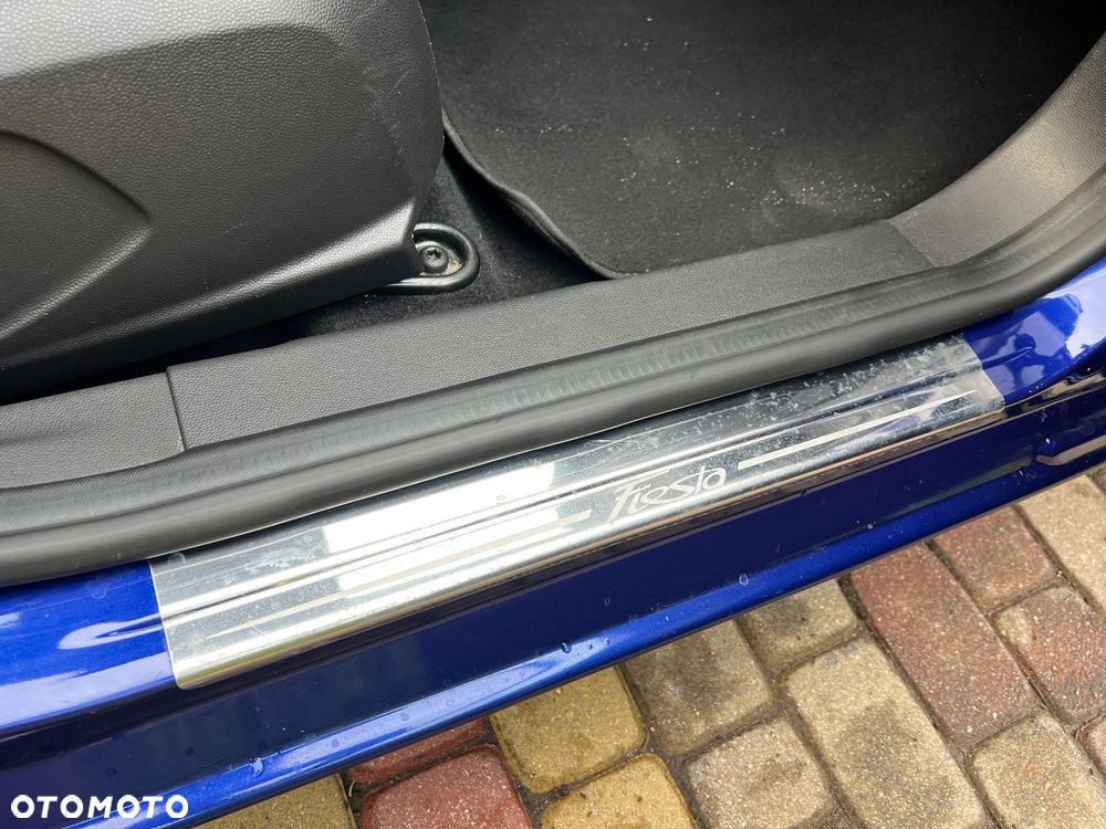 Ford Fiesta 1.0 EcoBoost STart-Stop Titanium - 23