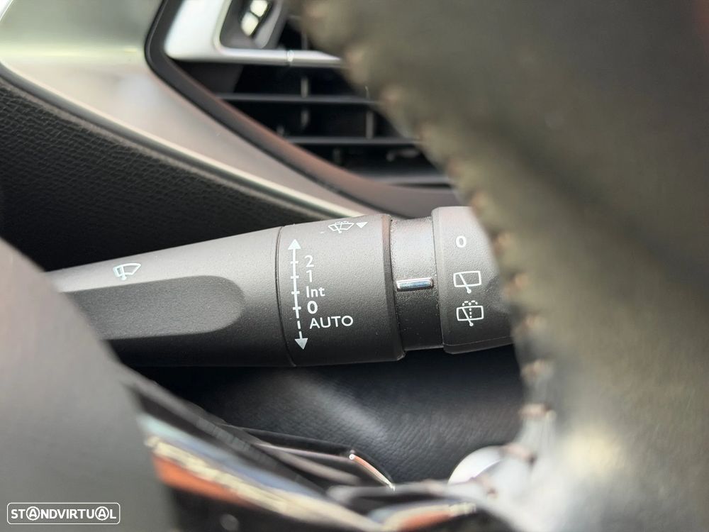 Peugeot 308 1.2 PureTech Active J17 - 12