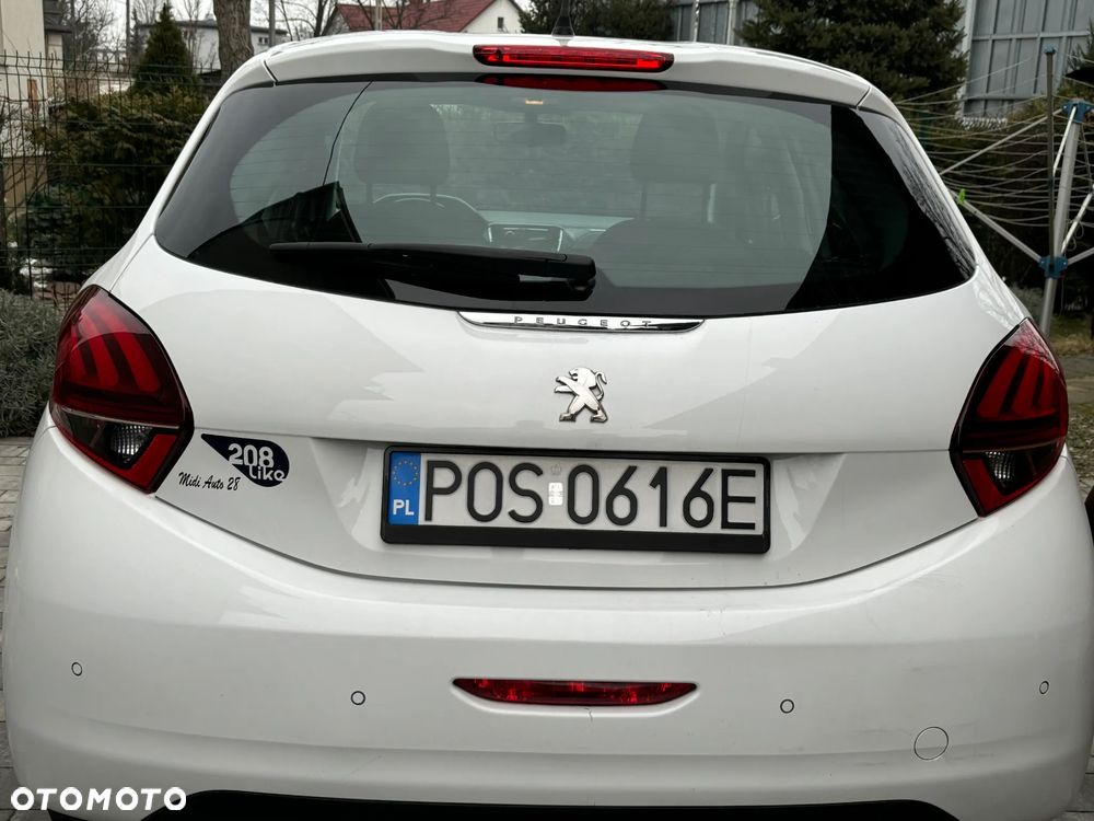 Peugeot 208 2016 photo 2