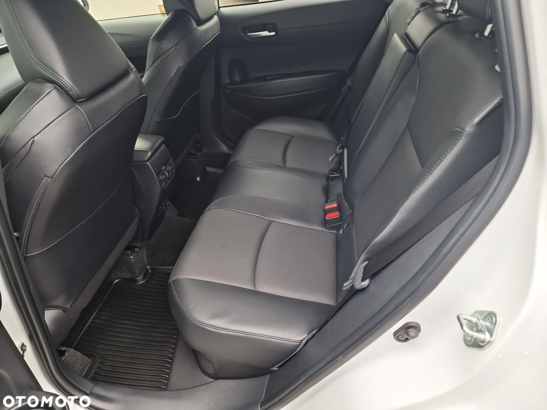 Toyota Corolla Cross - 12