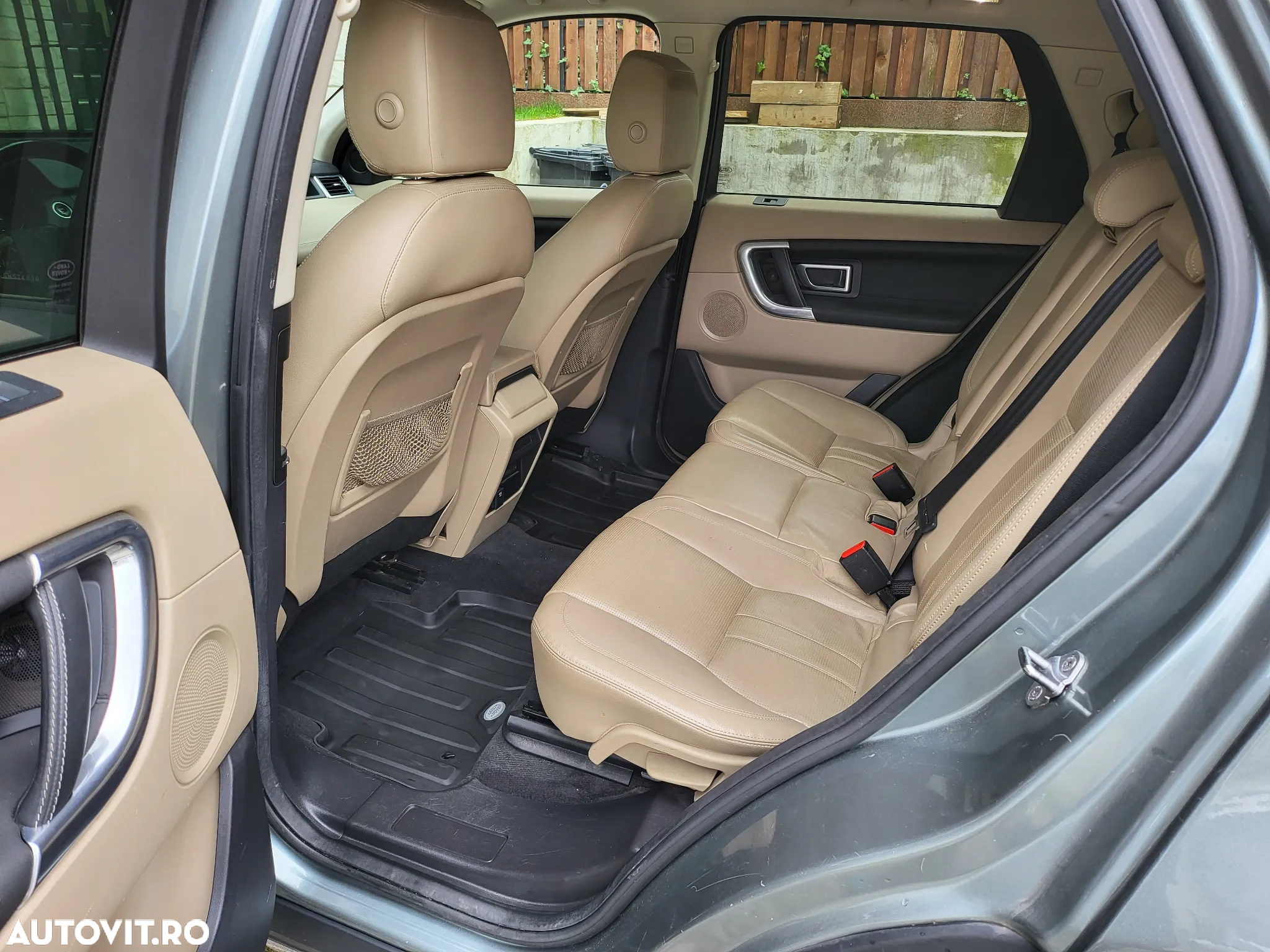 Land Rover Discovery Sport - 8