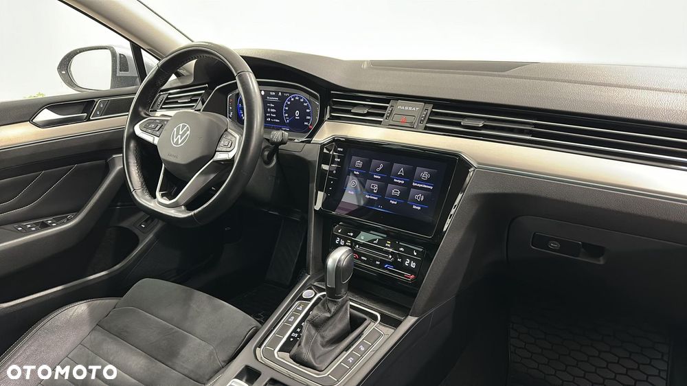 Volkswagen Passat - 15