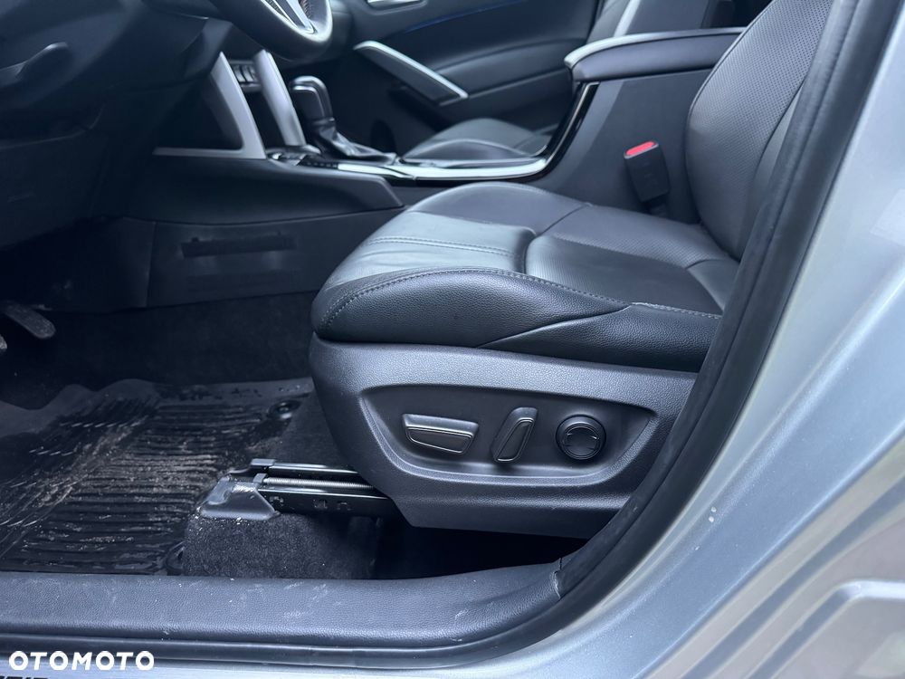 Toyota Corolla Cross 2.0 Hybrid Executive - 17
