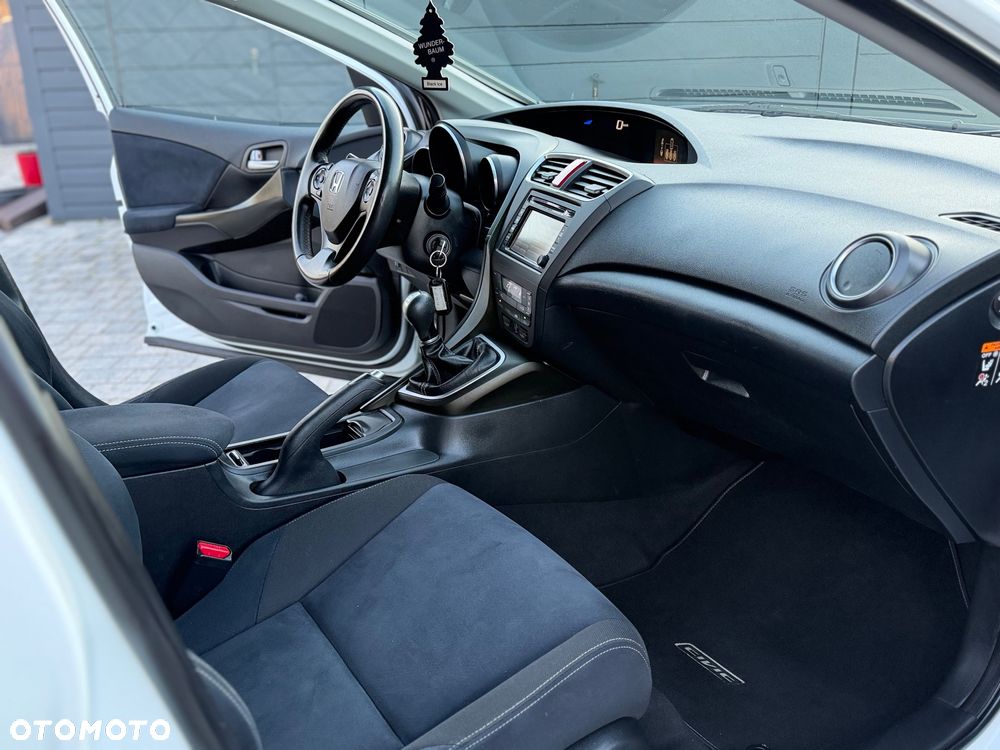 Honda Civic 1.6 i-DTEC Executive Black Edition - 21