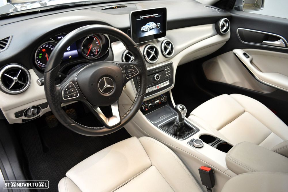 Mercedes-Benz CLA 200 CDI Urban - 29