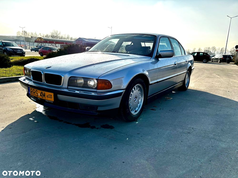 BMW Seria 7 740i - 1