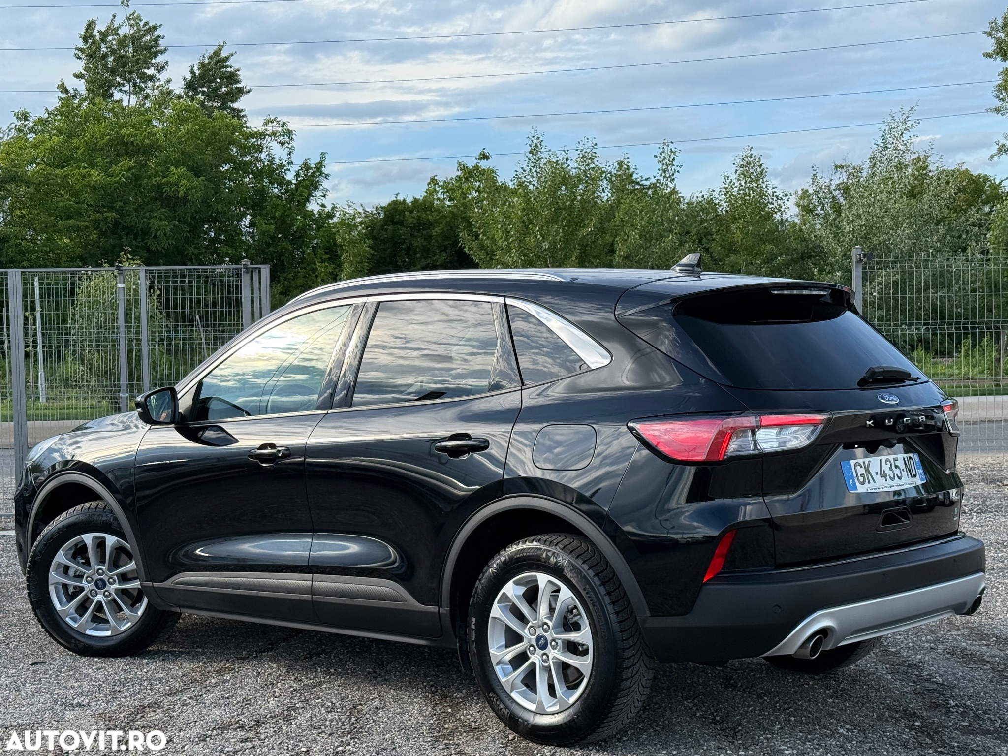 Ford Kuga 2.5 Duratec FWD FHEV Titanium - 4