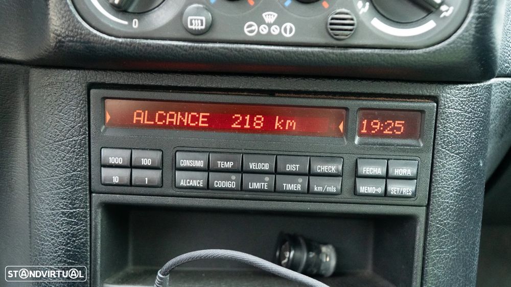 BMW 325 i - 24