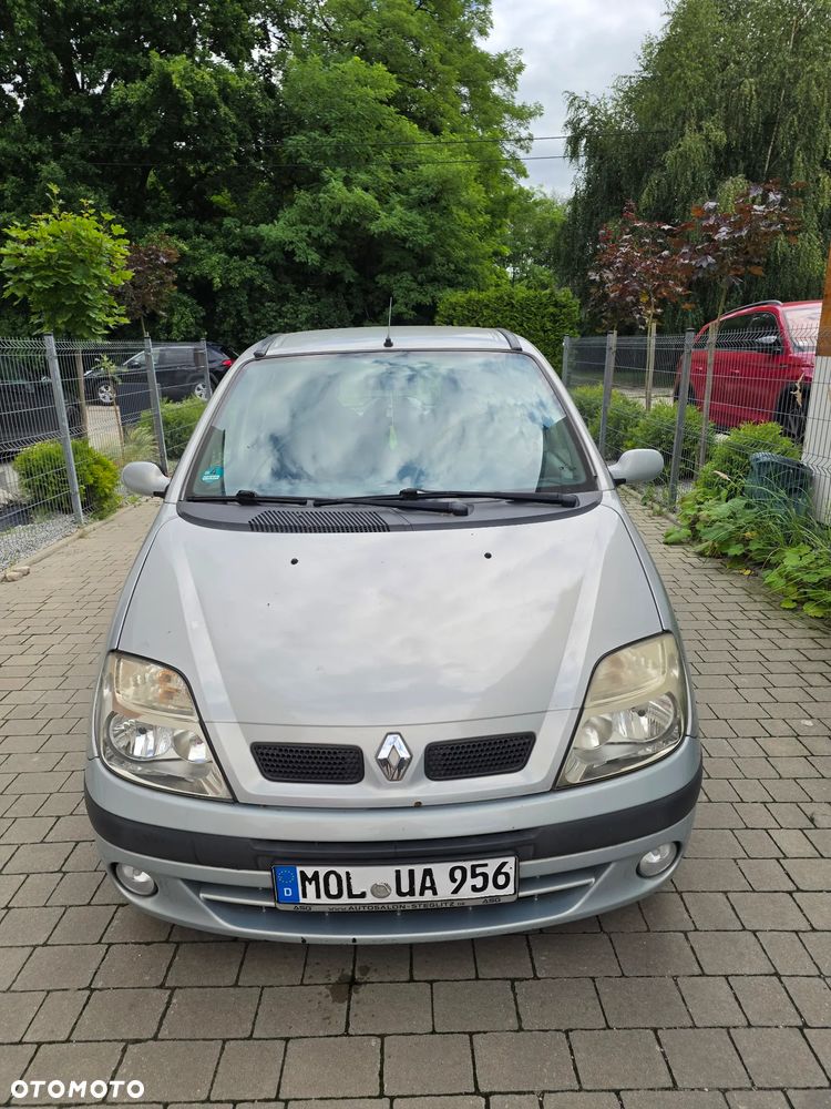 Renault Scenic - 1