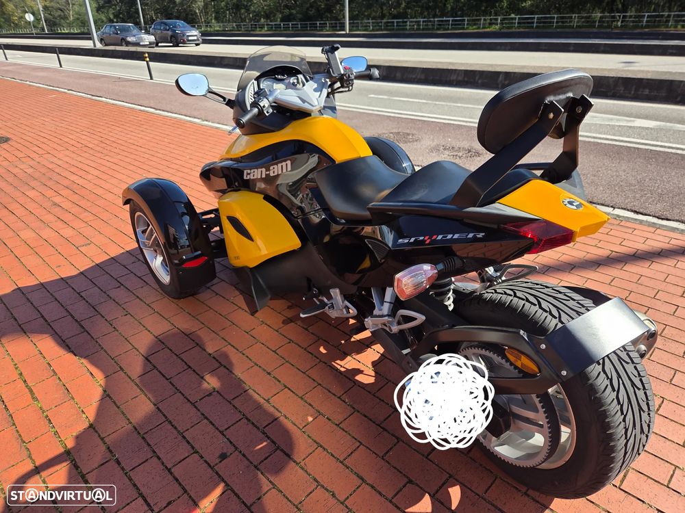Can-Am Spyder F3 - 2