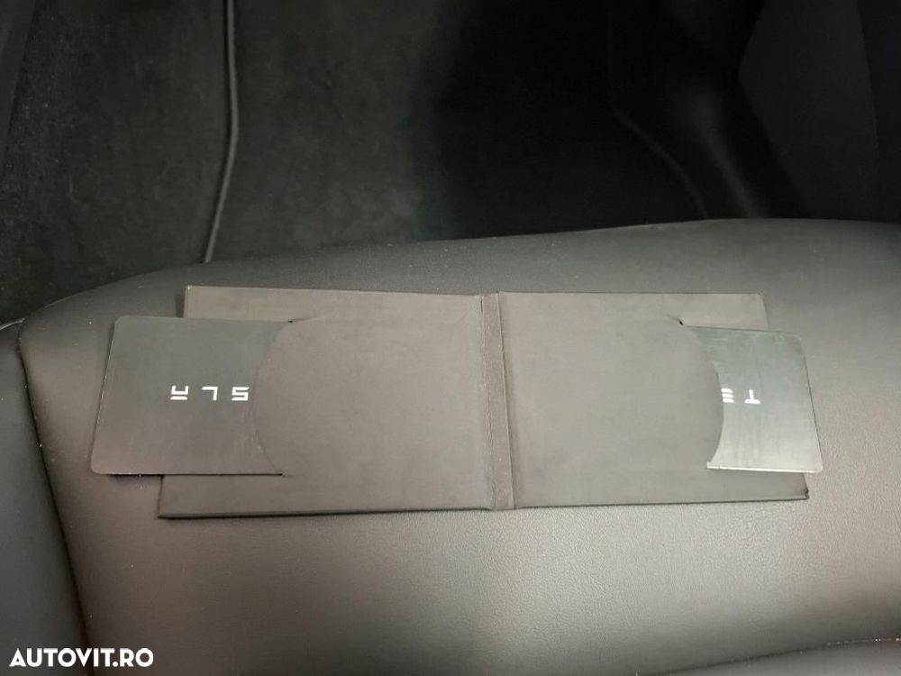 Tesla Model Y Long Range Dual Motor AWD - 35