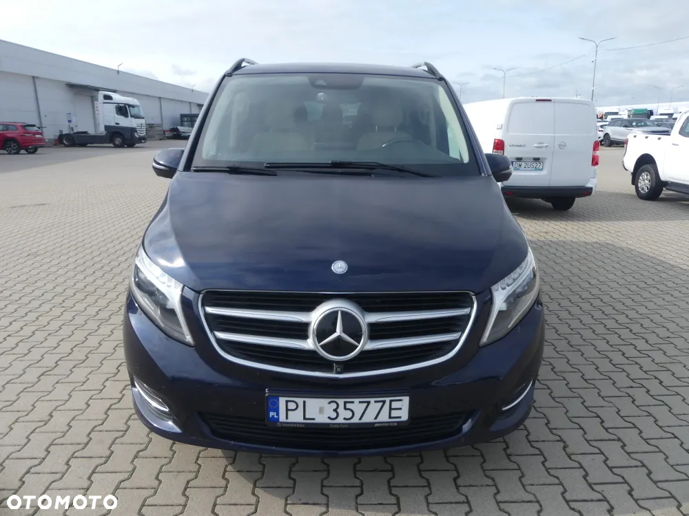Mercedes-Benz Klasa V - 2