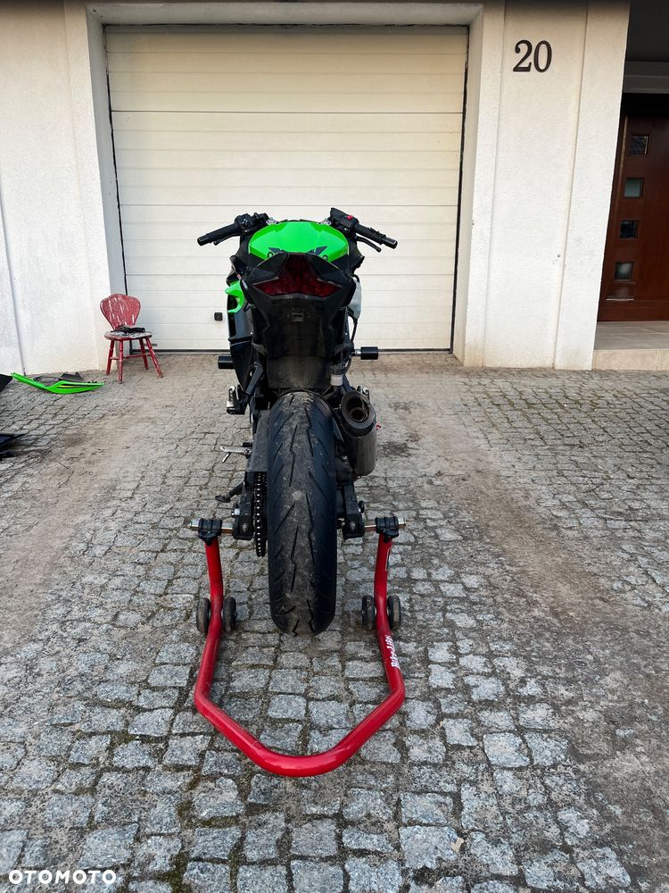 Kawasaki Ninja 400 - 8
