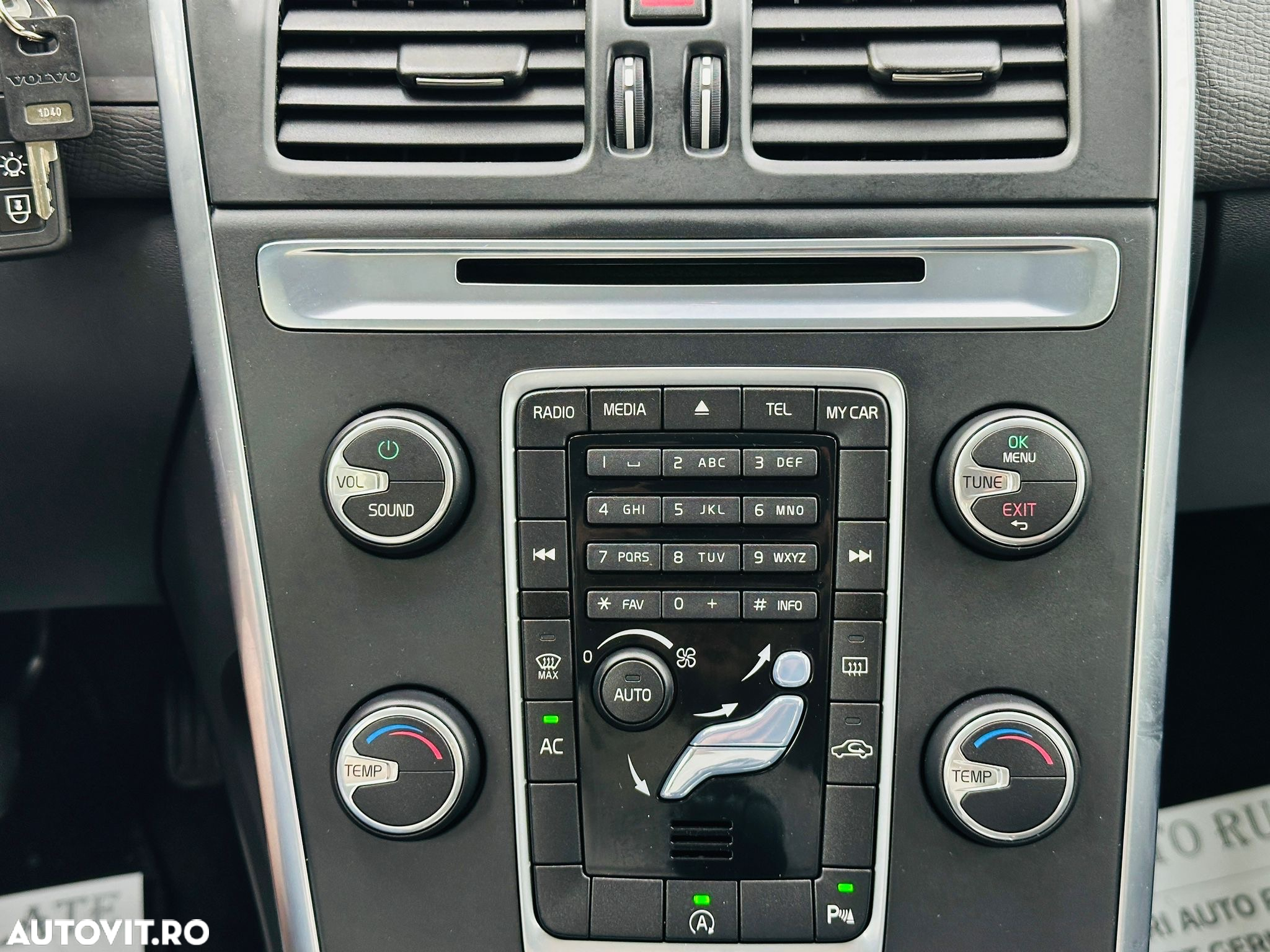 Volvo XC 60 - 30