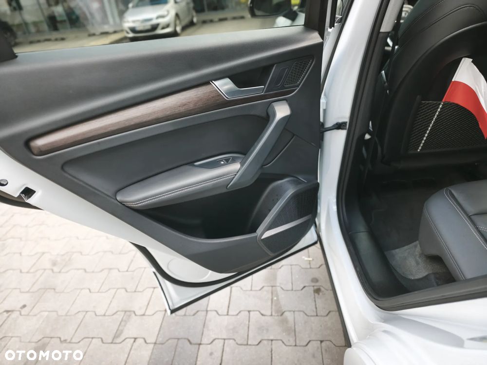 Audi Q5 55 TFSIe quattro S tronic S line - 23