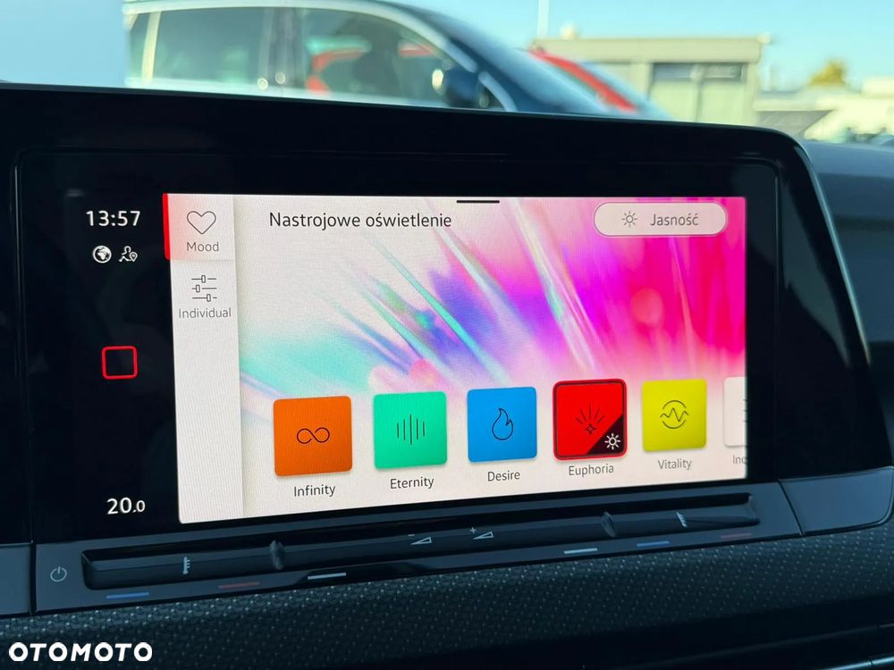 Volkswagen Golf VII 1.5 TSI BMT Evo Highline DSG - 27