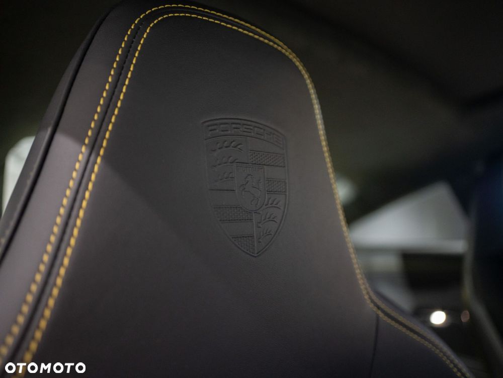 Porsche 911 Carrera T-Hybrid 4 GTS - 39