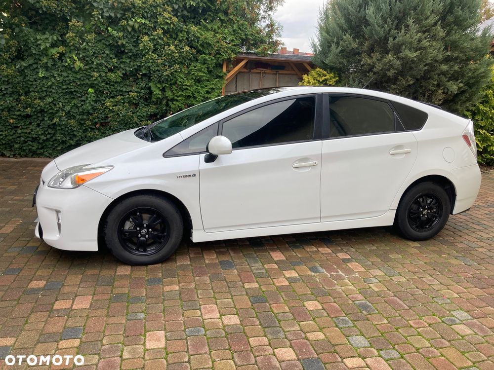 Toyota Prius Hybrid - 4