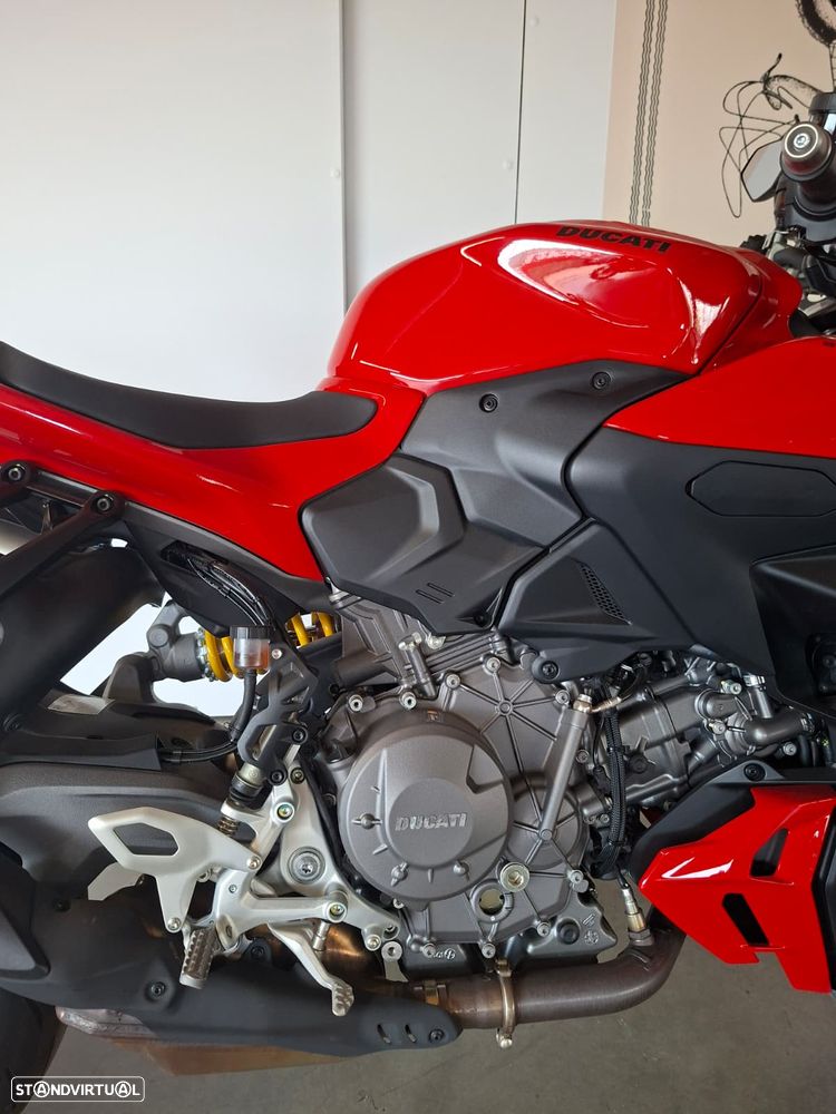 Ducati Streetfighter V2 - 10