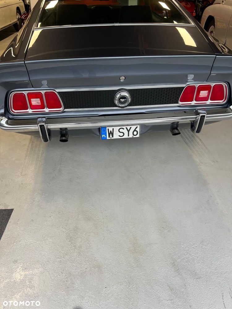 Ford Mustang - 4