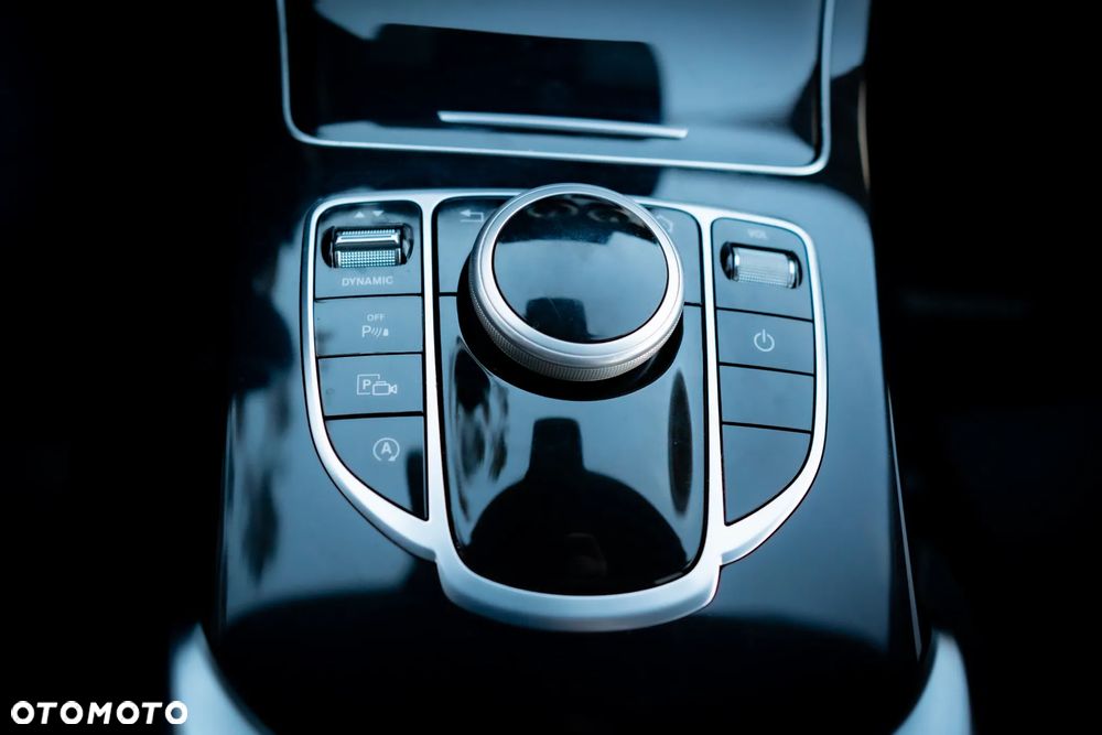 Mercedes-Benz Klasa C 200 d 9G-TRONIC - 25