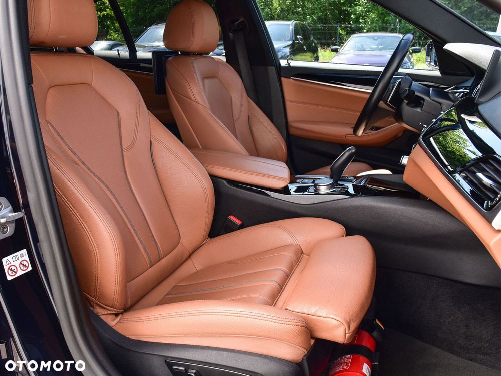 BMW Seria 5 530i GPF Luxury Line sport - 4