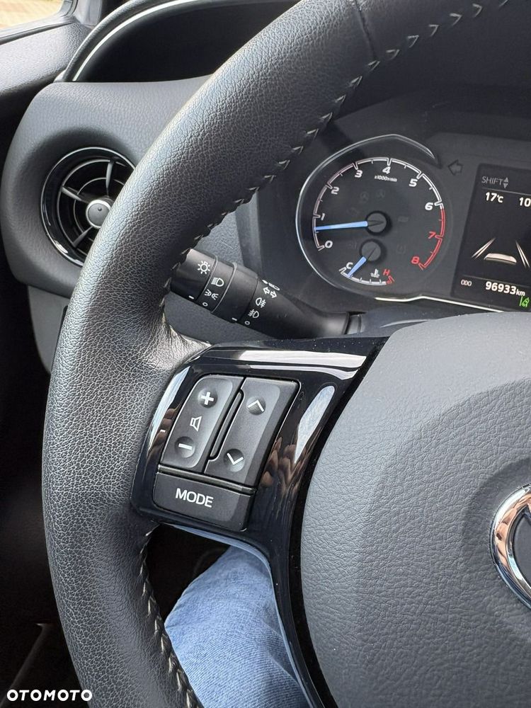 Toyota Yaris - 17