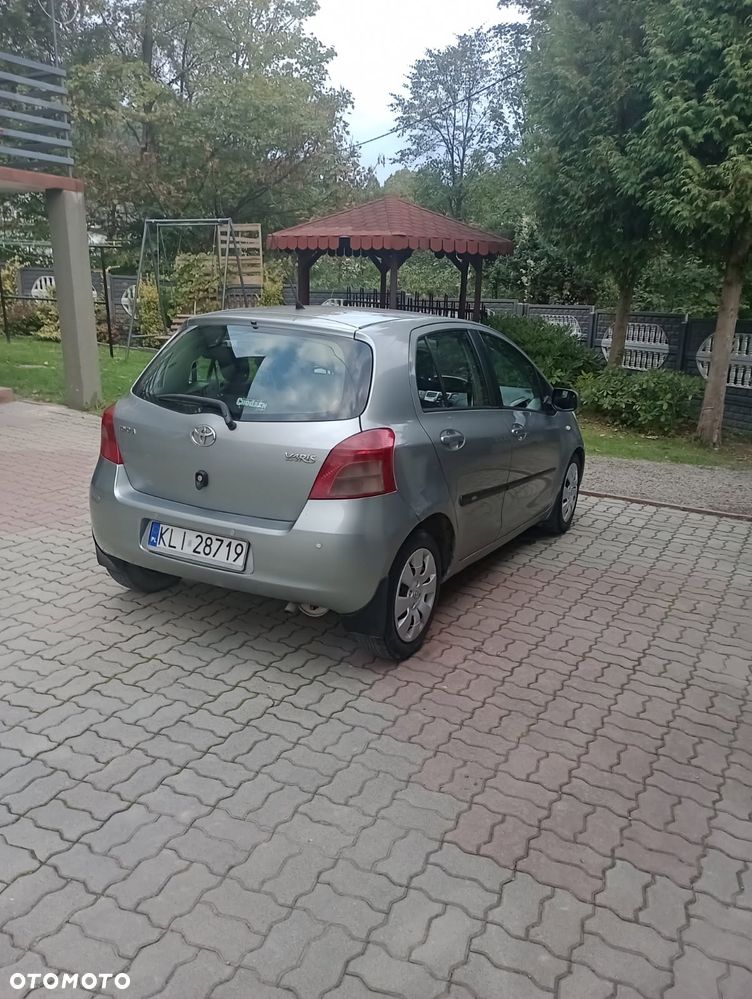 Toyota Yaris - 2