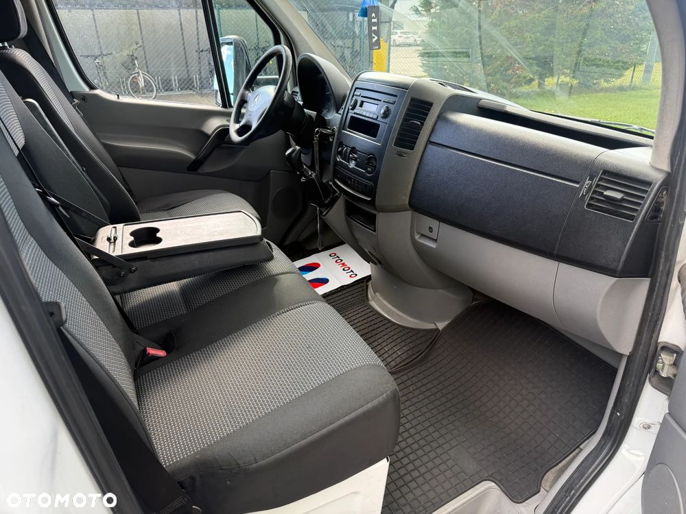 Mercedes-Benz Sprinter - 8